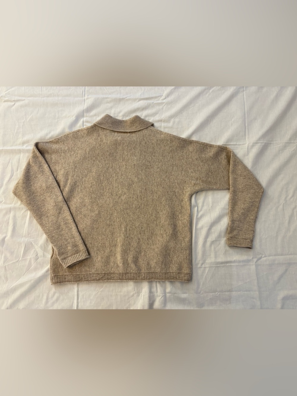 Halston 100% 2-ply cashmere sweater - Picture 2 of 6